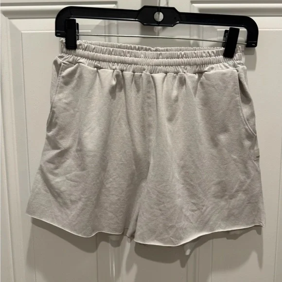 Vuori Boyfriend Short
Size XSmall - Picture 2 of 6